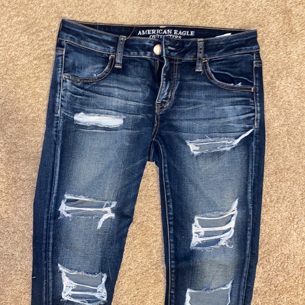 American Eagle Distressed Blue Jeans
